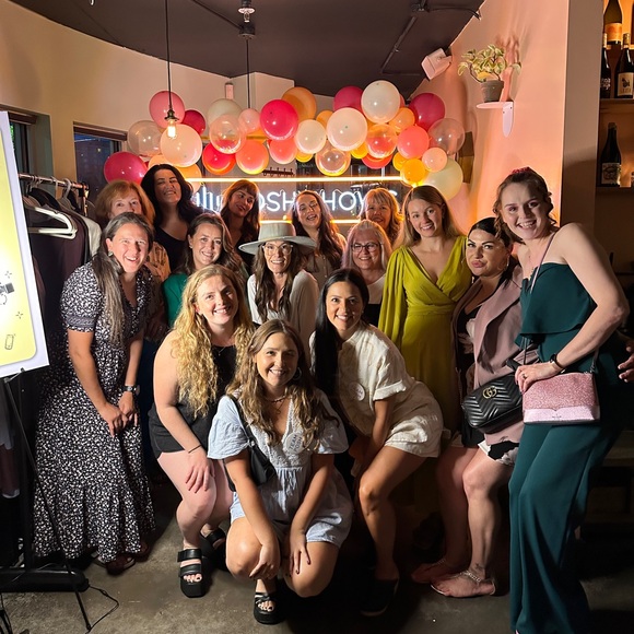 Hello fellow Poshers my name is Jen! 👋😊 - Picture 2 of 6